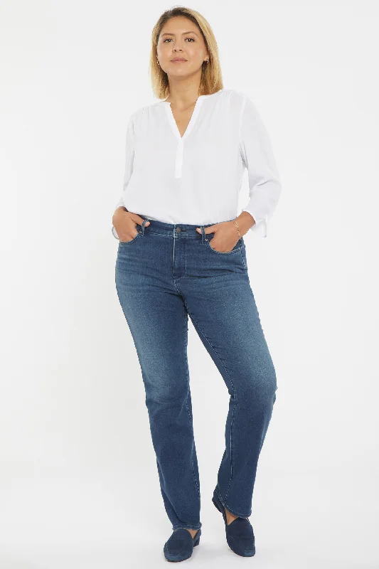 Marilyn Straight Jeans In Plus Size - Saybrook